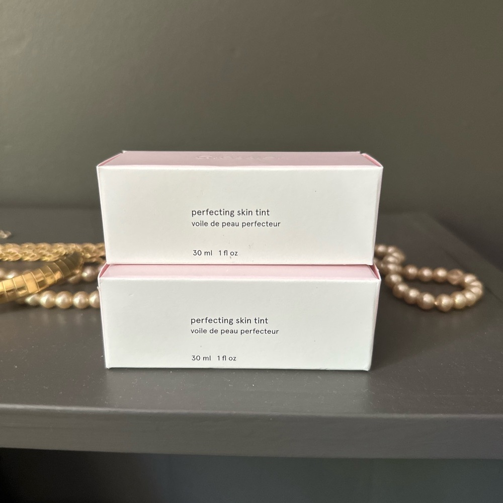 *NEW* Glossier Perfecting Skin Tint (set of 2) ~G10